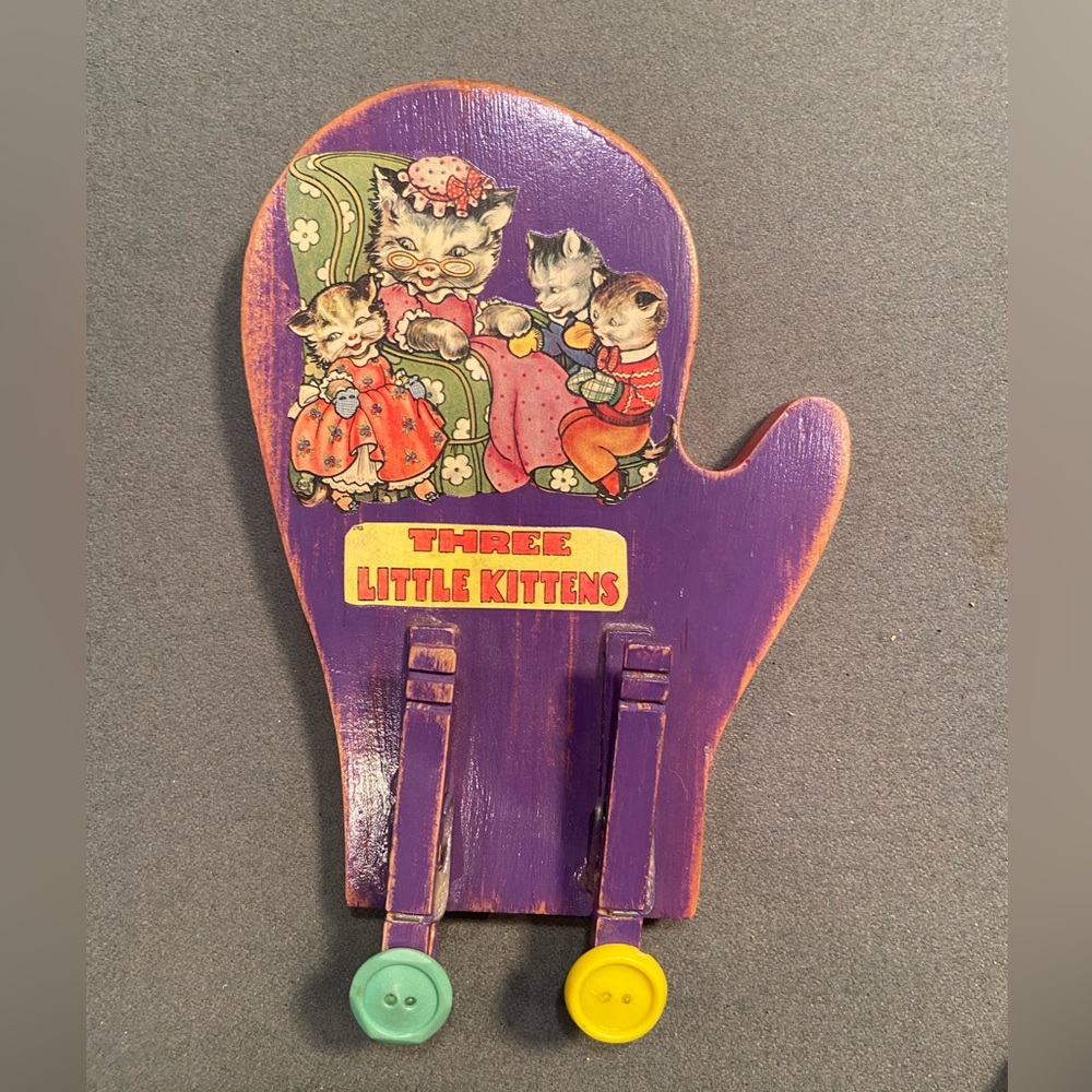 Children’s Mitten Holder,‎ 3 Little Kittens, wall hook, purple, buttons